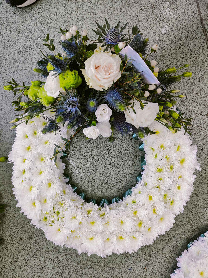 Wreath - White Massed